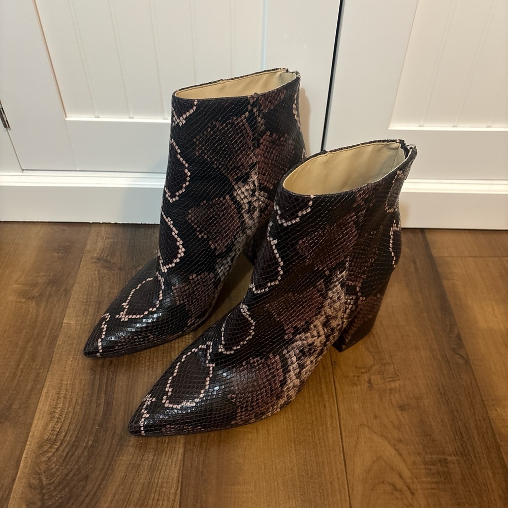 Vince Camuto Python Print Pointed Toe Ankle Boots Size 10
